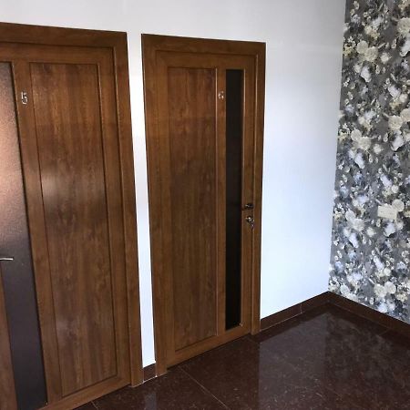 יירבאן Liko Hostel מראה חיצוני תמונה