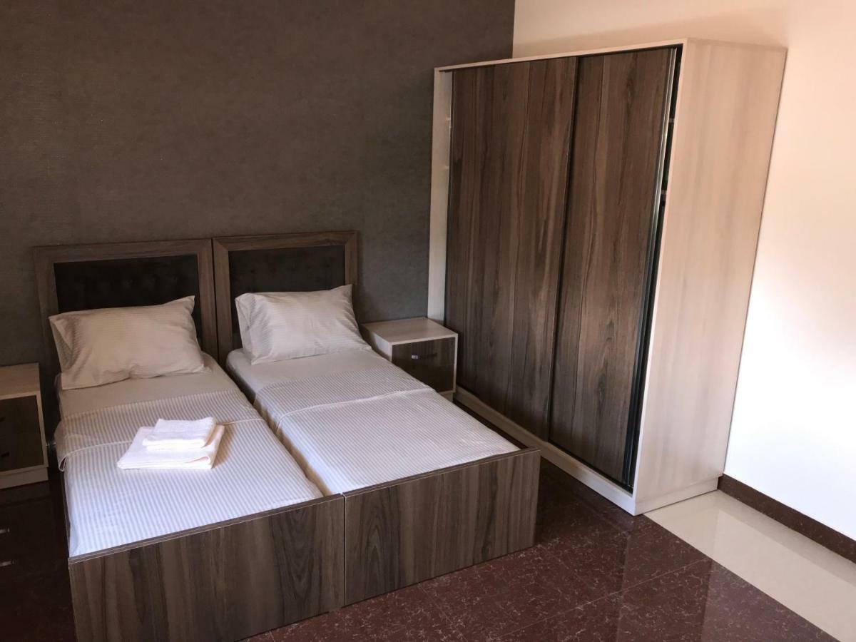 יירבאן Liko Hostel מראה חיצוני תמונה