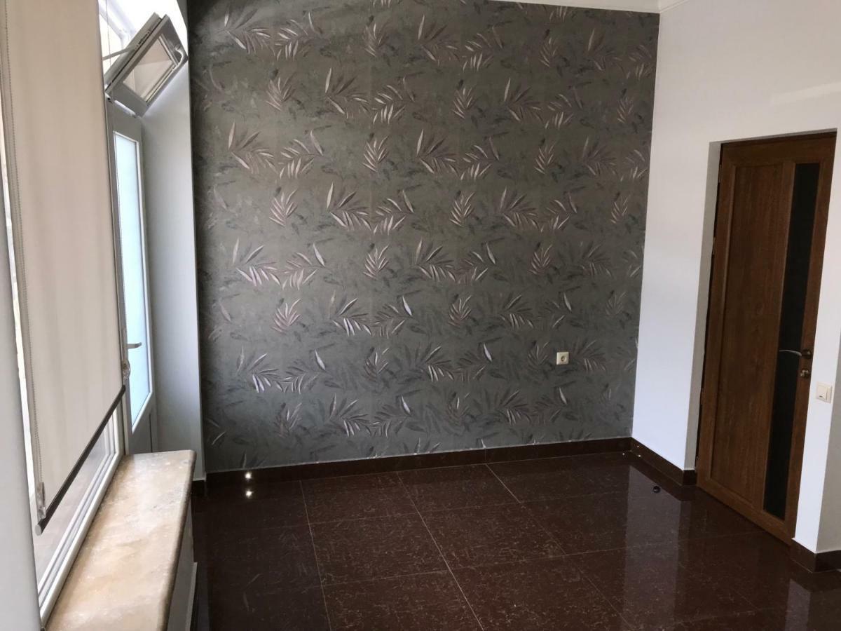 יירבאן Liko Hostel מראה חיצוני תמונה