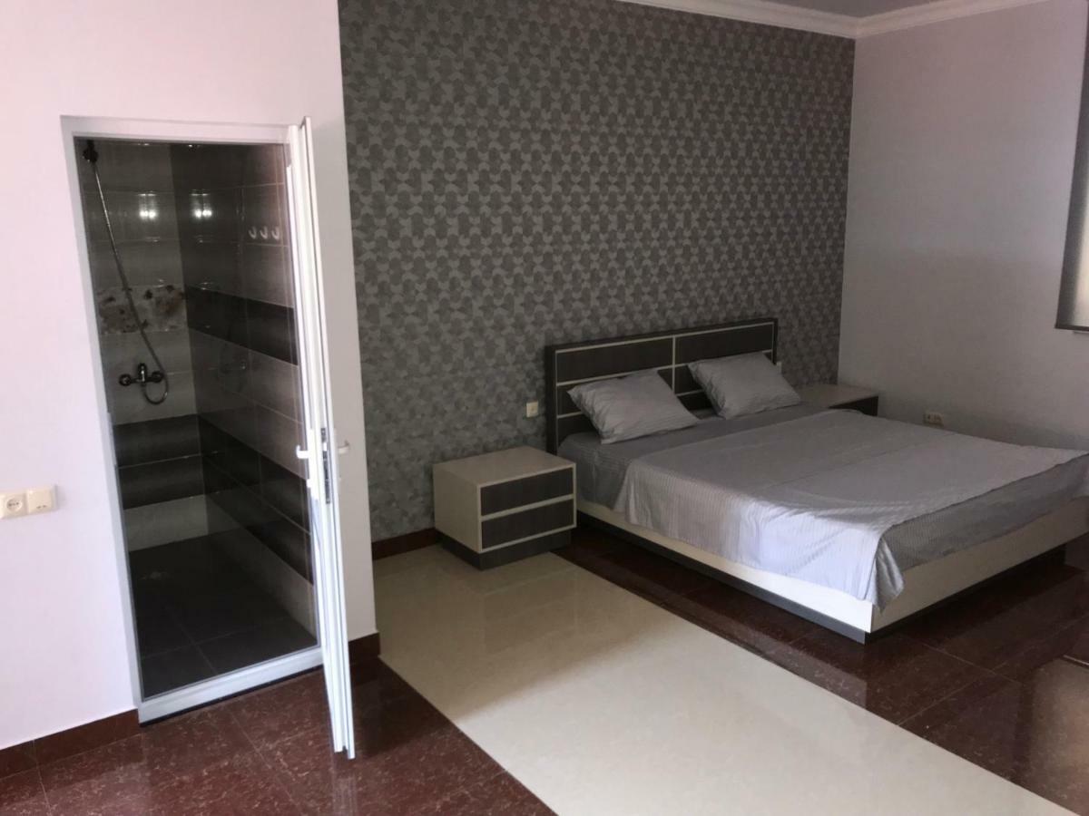 יירבאן Liko Hostel מראה חיצוני תמונה