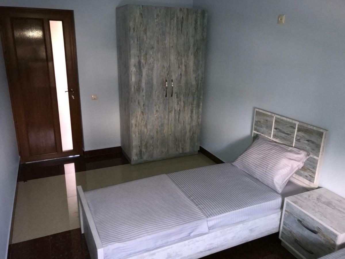 יירבאן Liko Hostel מראה חיצוני תמונה