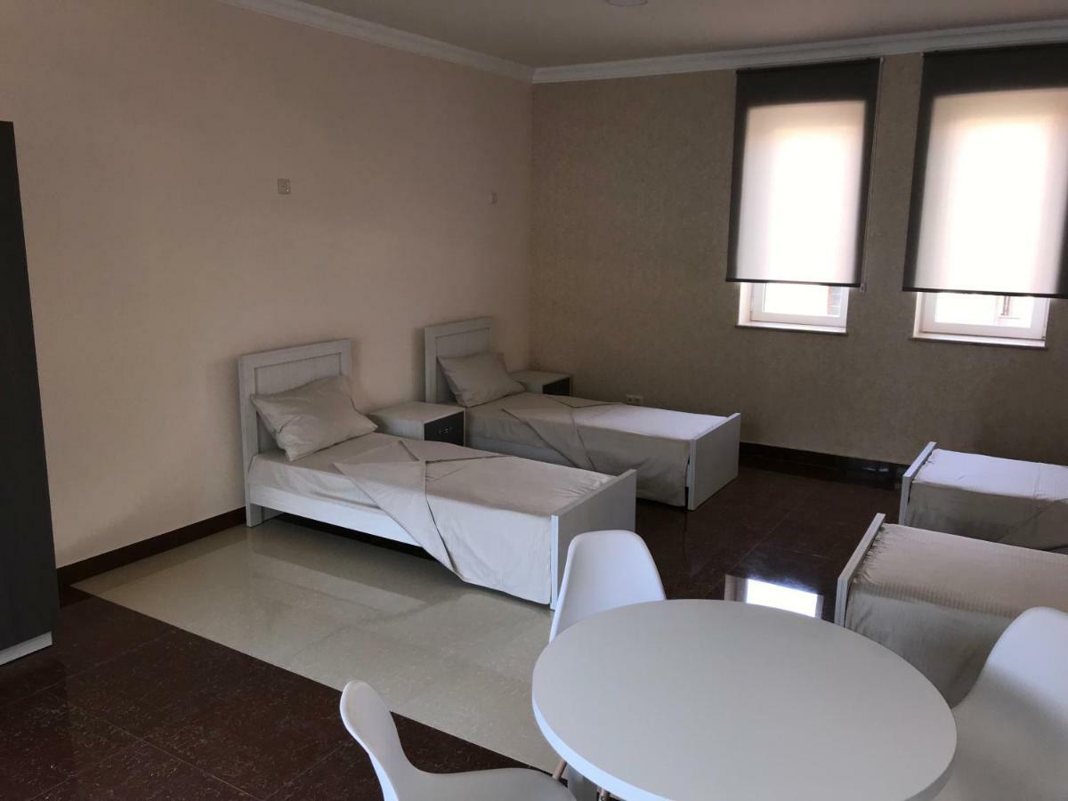 יירבאן Liko Hostel מראה חיצוני תמונה