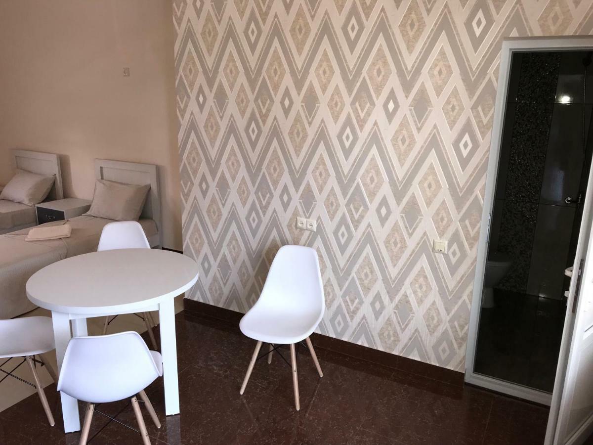 יירבאן Liko Hostel מראה חיצוני תמונה