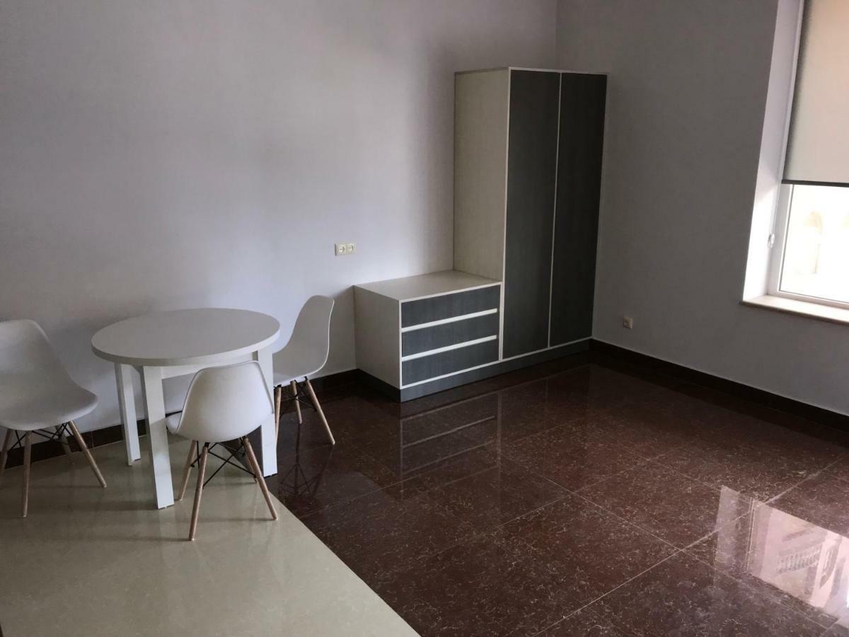 יירבאן Liko Hostel מראה חיצוני תמונה