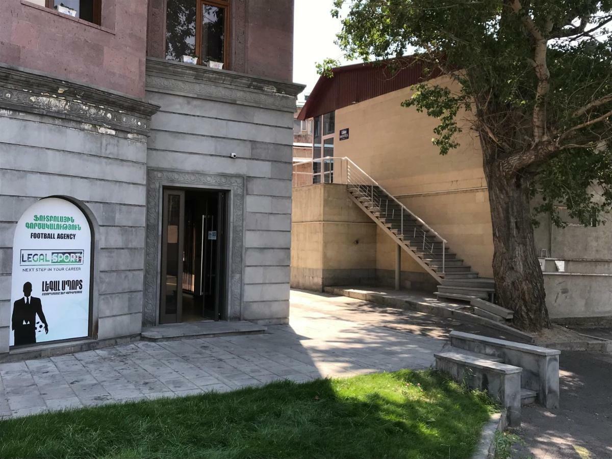 יירבאן Liko Hostel מראה חיצוני תמונה
